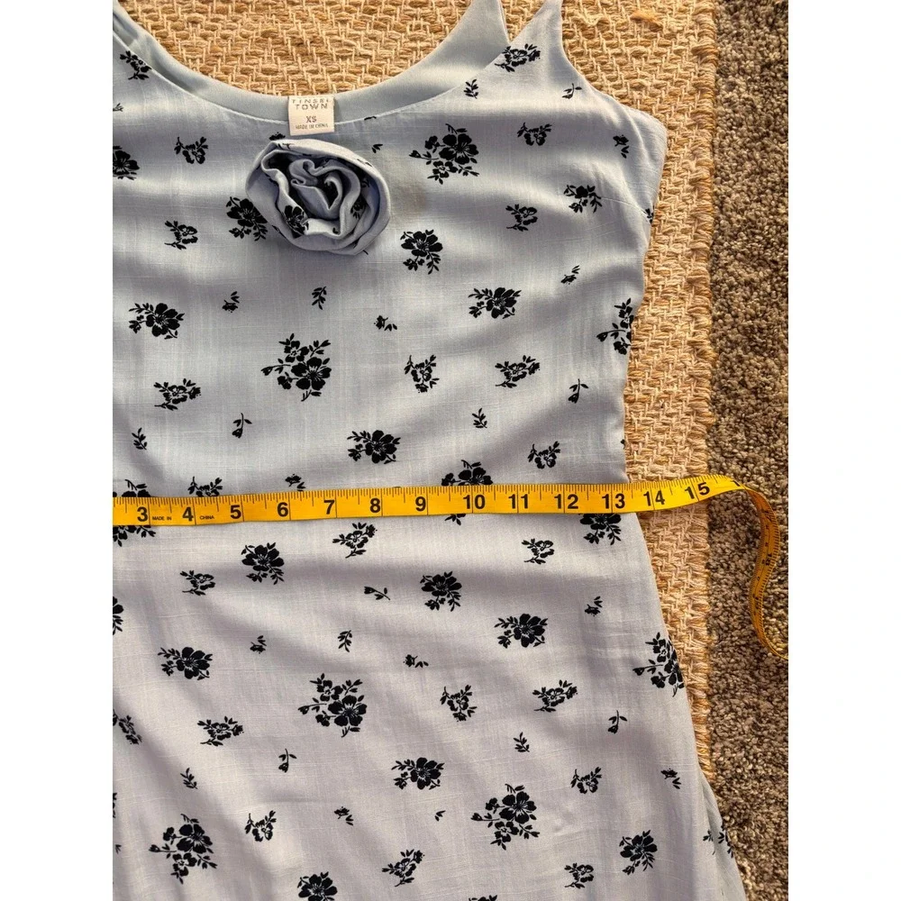 Tinsel Town Midi Dress Womens XS Blue Excellent Floral Rosette Handkerchief‎ Hem